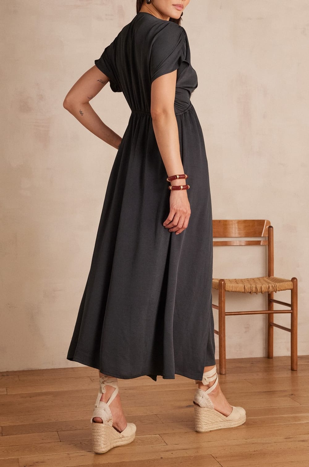 Robe REVERIE;${refinementColor}
