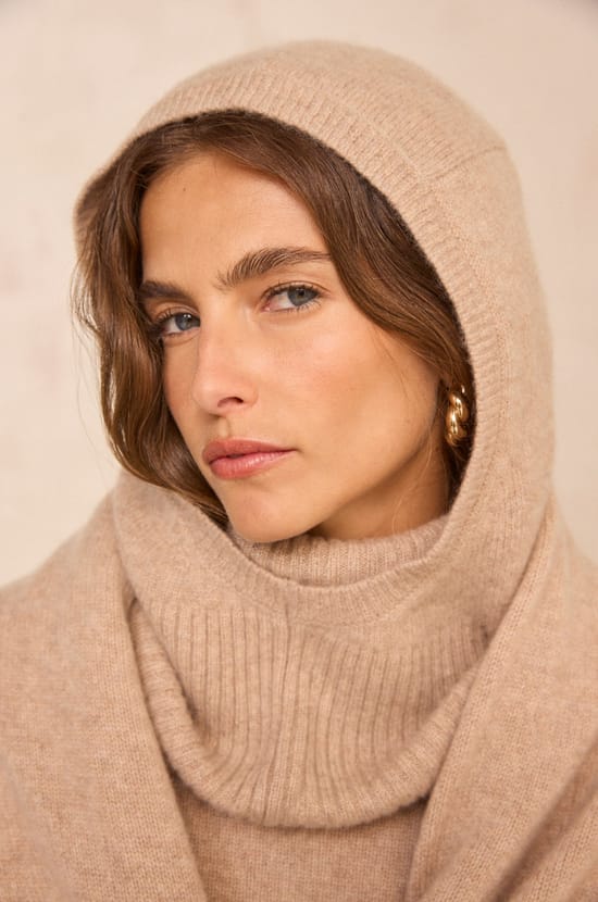 Cashmere hood GALA;${refinementColor}