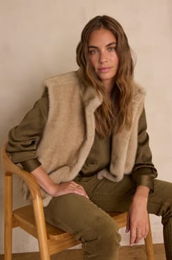 SUZANNE Sleeveless Fluffy Cardigan;${refinementColor}