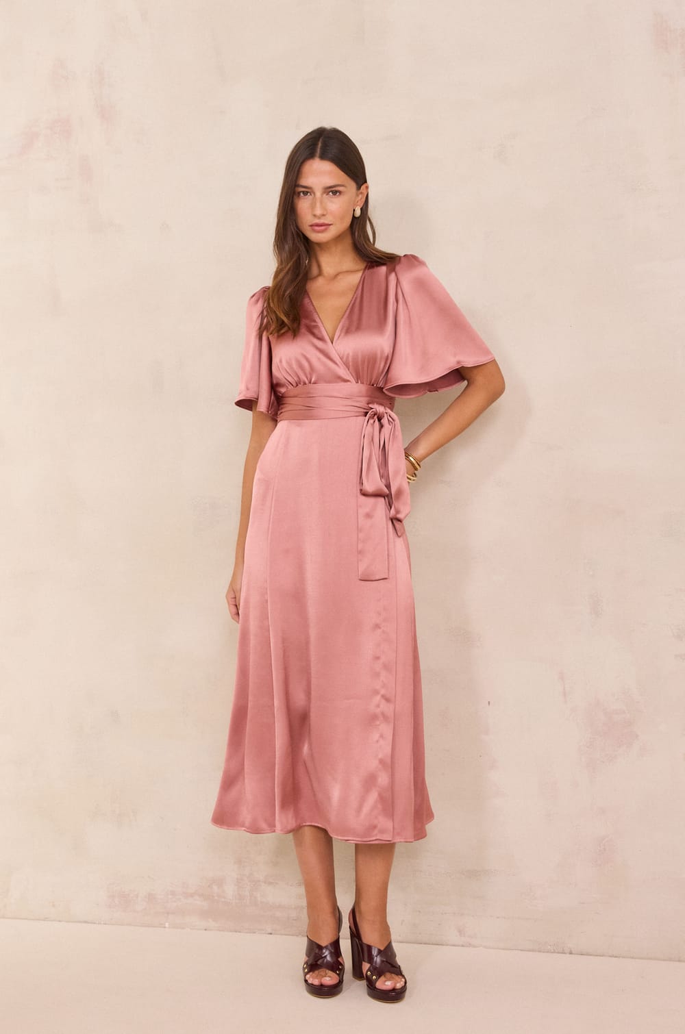 Robe longue cache-c&oelig;ur satin&eacute;e BORA;${refinementColor}