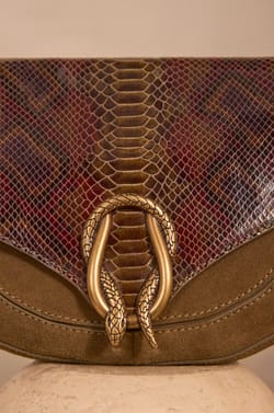 LEON leather banana;${refinementColor}