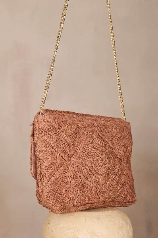 MARLON straw pouch;${refinementColor}