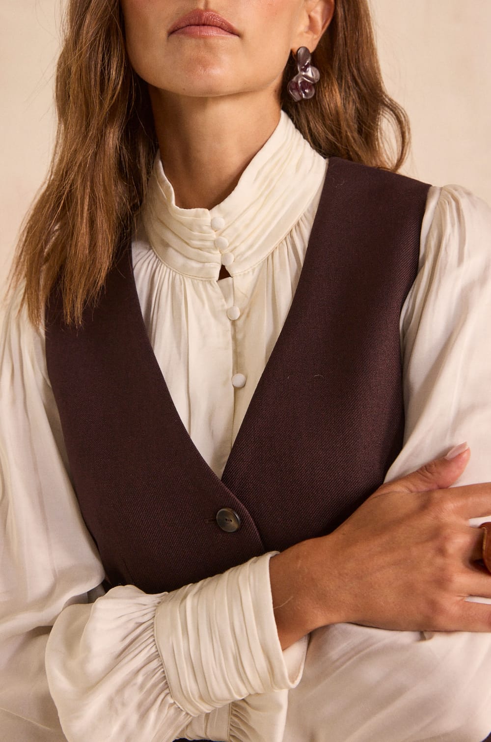 Buttoned sleeveless vest ABEL;${refinementColor}