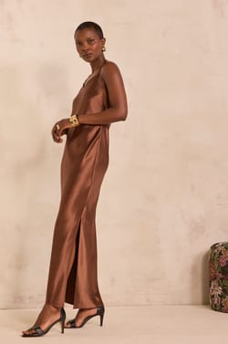 Long satin dress with thin straps REFLET;${refinementColor}