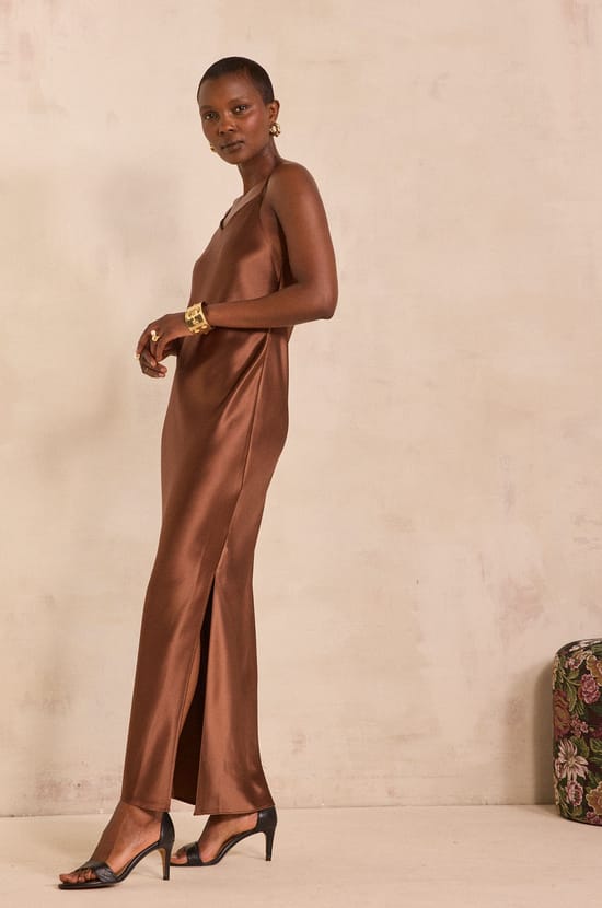 Long satin dress with thin straps REFLET;${refinementColor}
