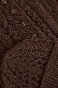 HOCHE cable knit hat;${refinementColor}