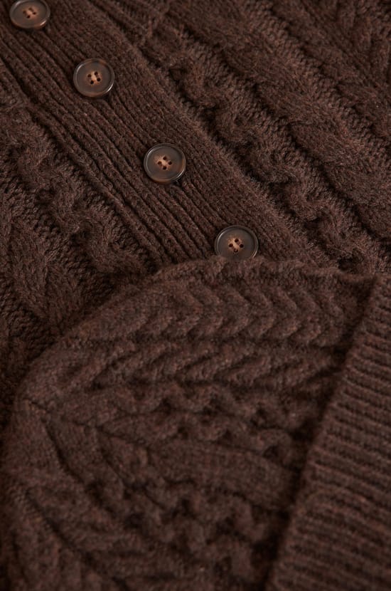 HOCHE cable knit hat;${refinementColor}