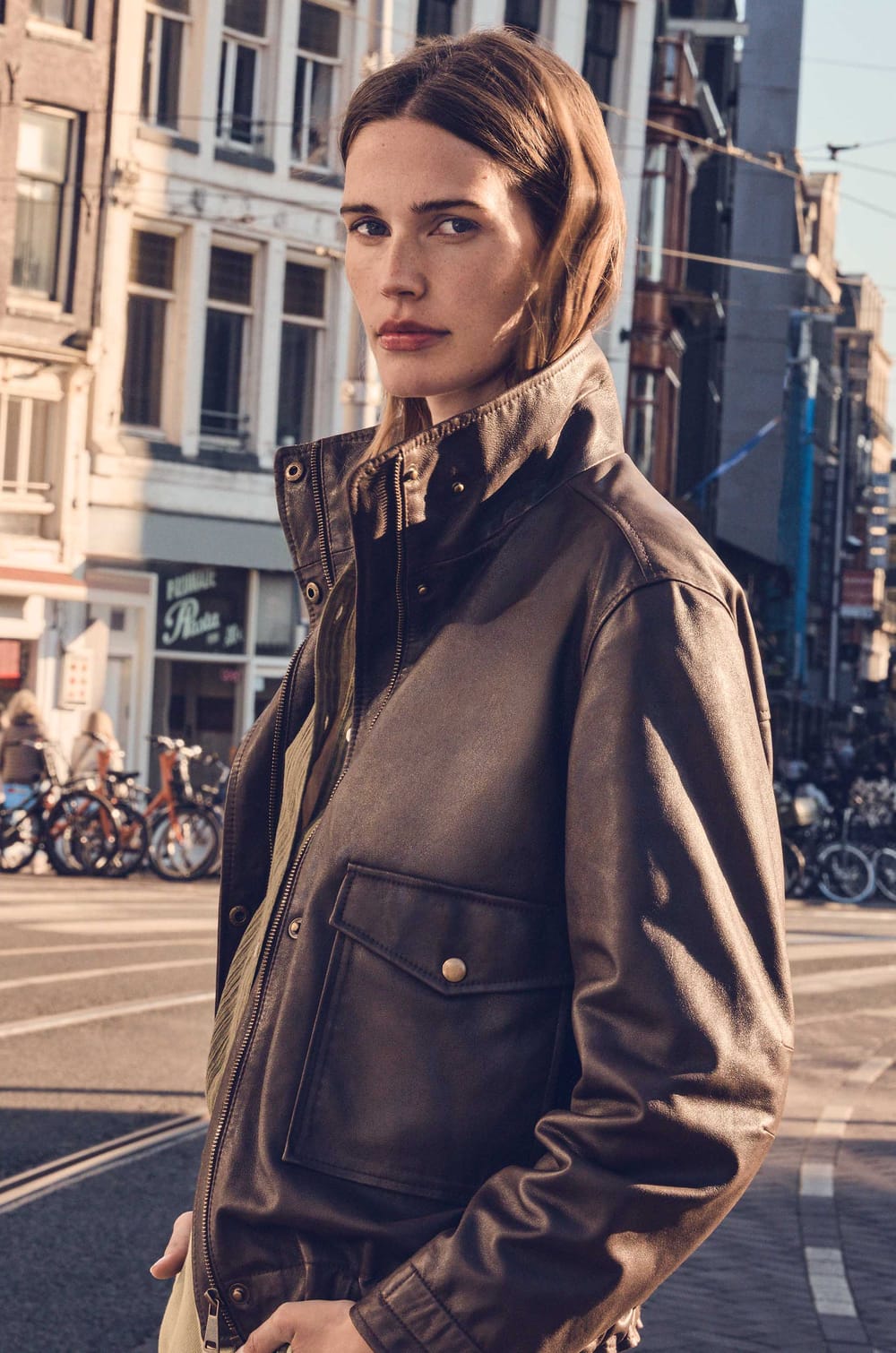 Veste PERLE en cuir;${refinementColor}