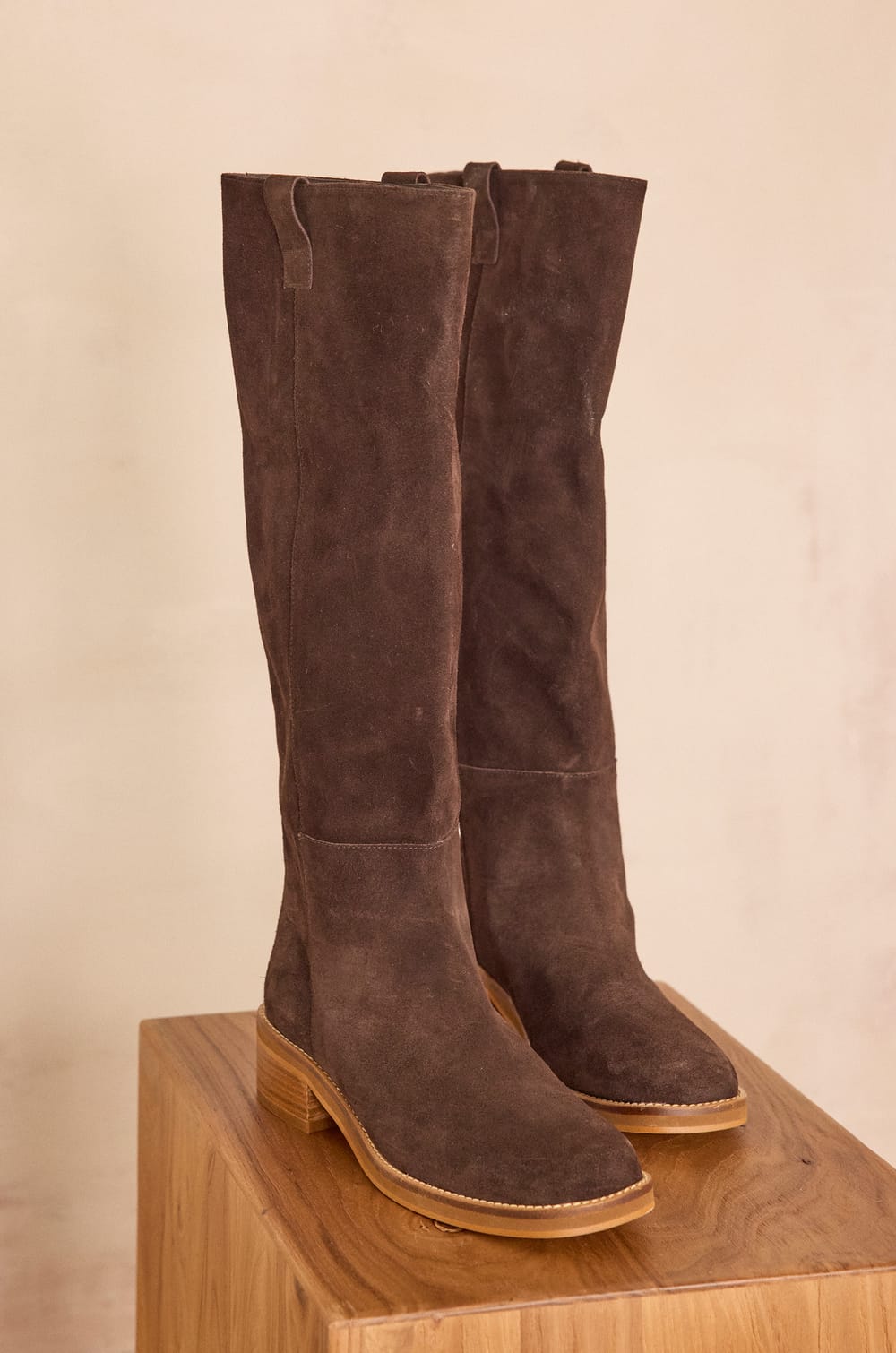 ROMANE leather boots;${refinementColor}