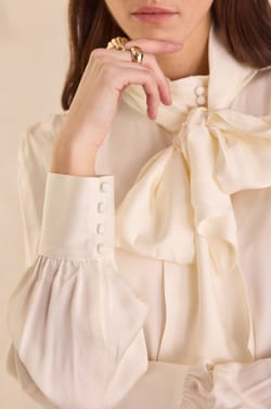 Blouse fluide à col lavallière SPIRIT;${refinementColor}