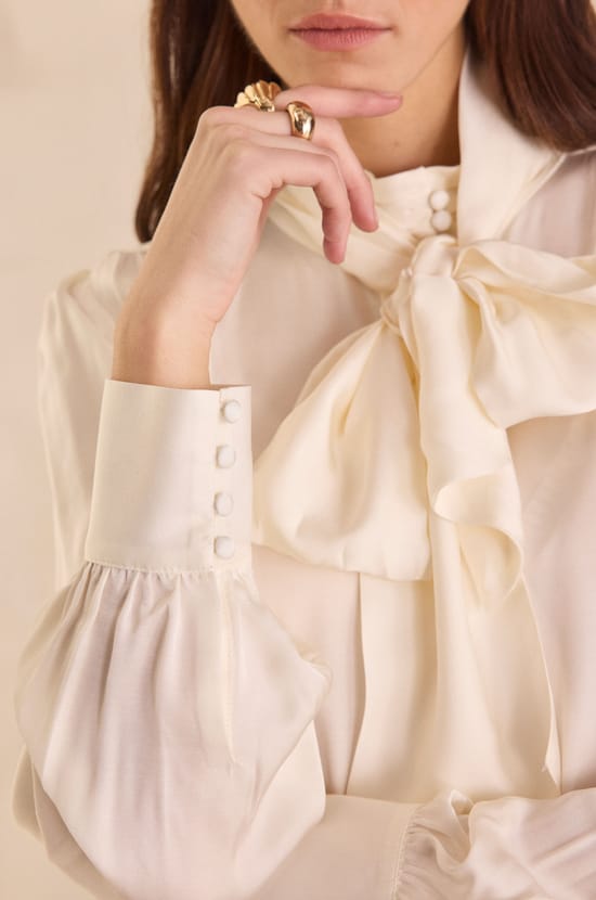 Blouse fluide à col lavallière SPIRIT;${refinementColor}