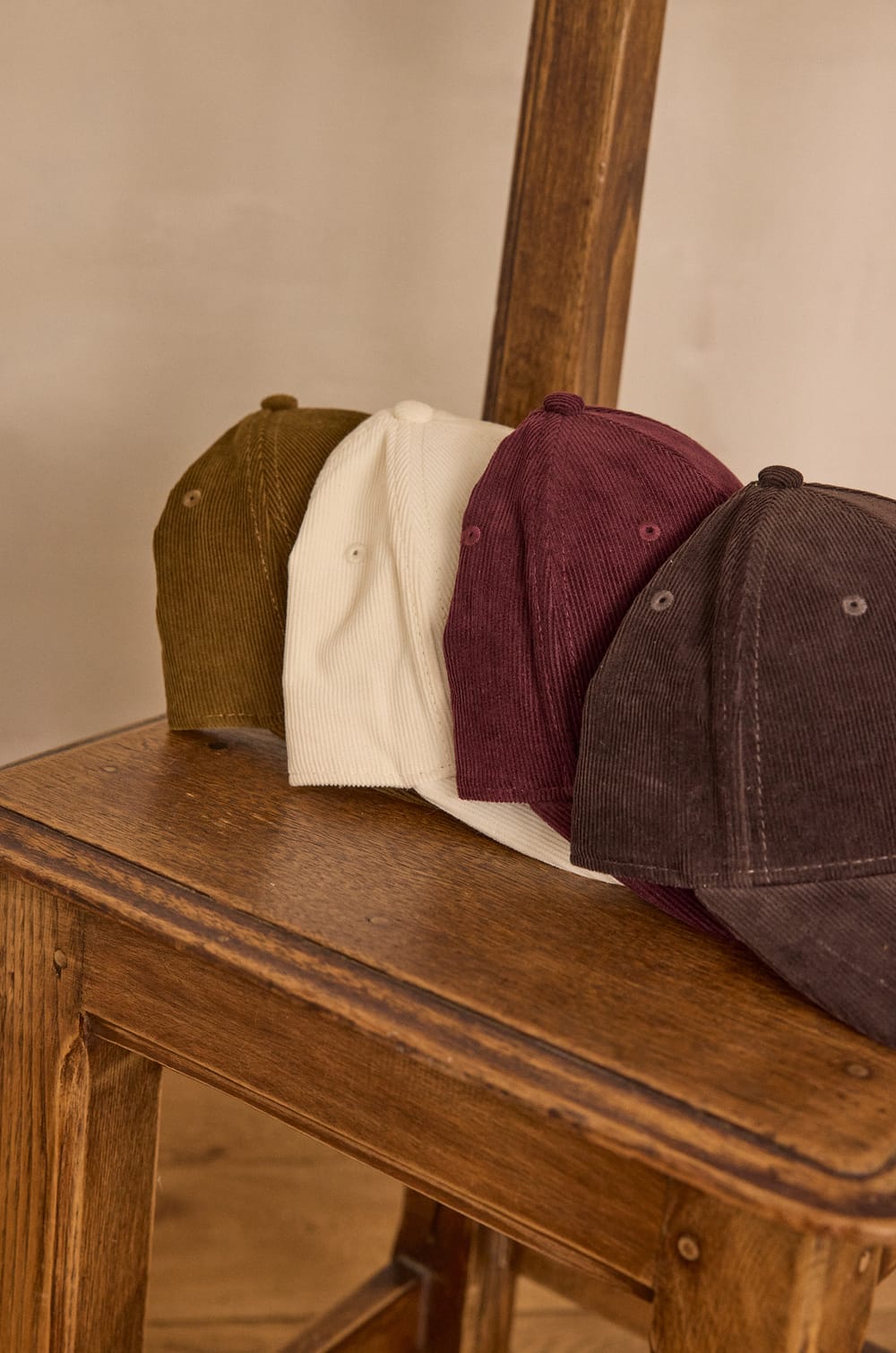 HAROLD cotton velvet cap;${refinementColor}
