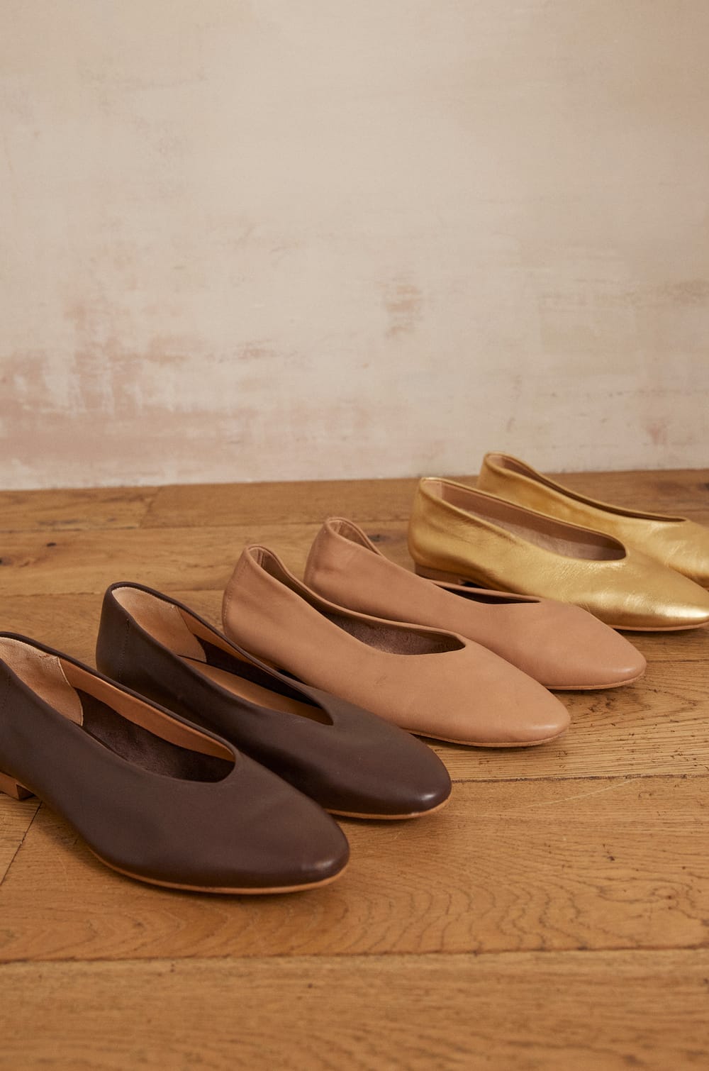 Ballerine MONA en cuir;${refinementColor}