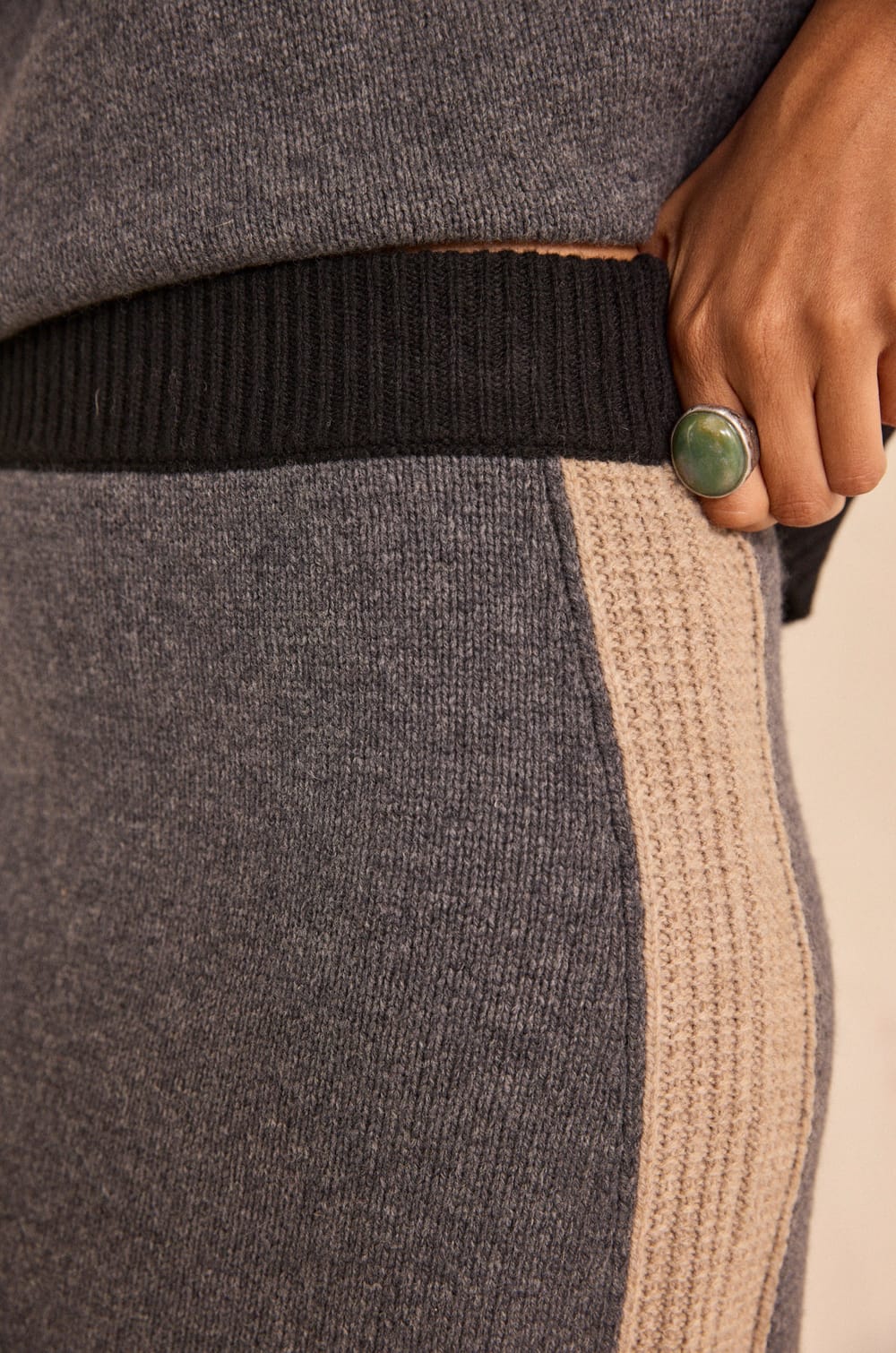 Straight knit wool skirt VALERIE;${refinementColor}
