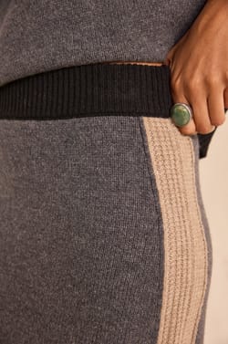 Straight knit wool skirt VALERIE;${refinementColor}