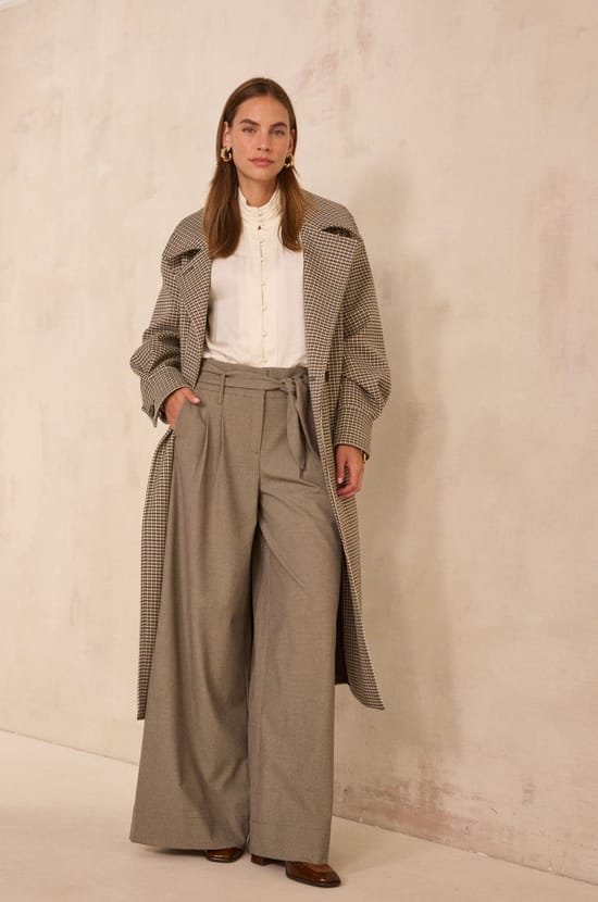 Wide beige pants in LILY;${refinementColor}