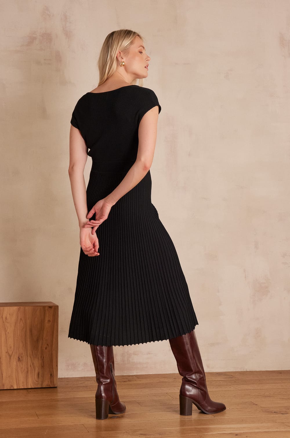 RIVIA knit dress;${refinementColor}