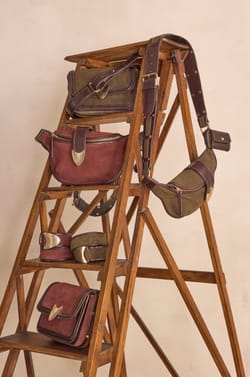 LEONARD leather belt;${refinementColor}
