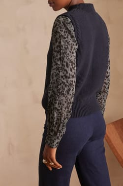 Pull sans manches SCARLET;${refinementColor}