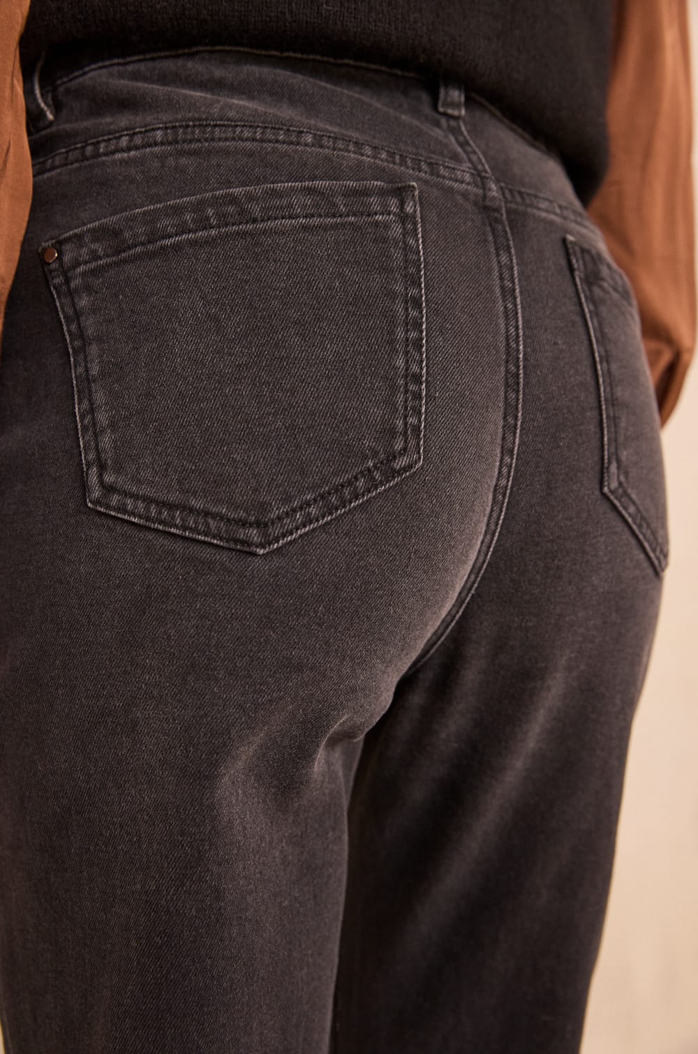 Jean fitted SONIA;${refinementColor}