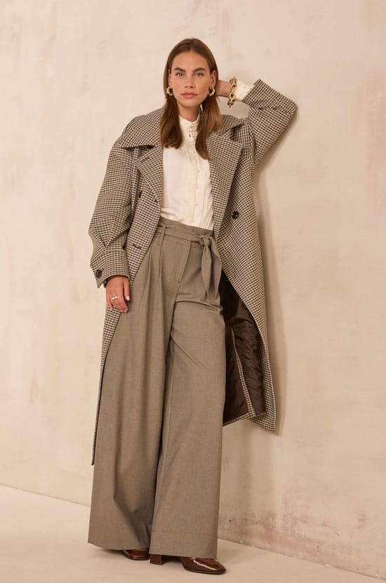 Wide beige pants in LILY;${refinementColor}