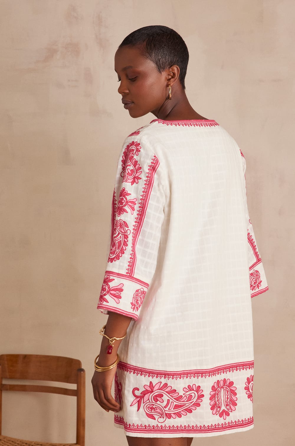 MARGUERITE Dress in embroidered cotton;${refinementColor}