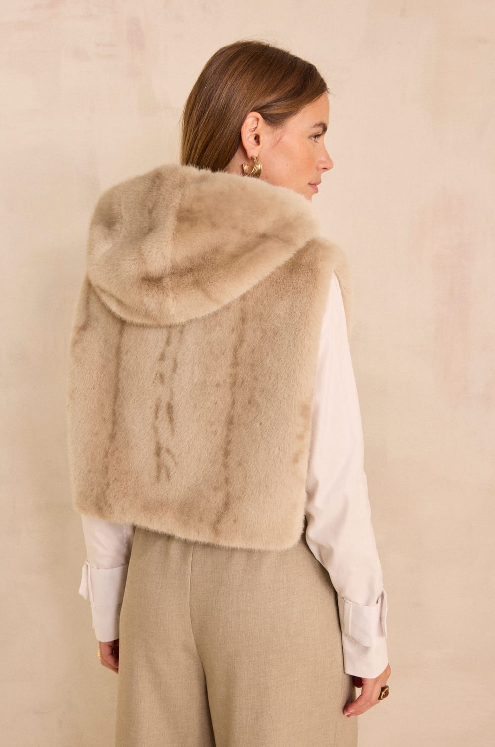 Light taupe scarf ROXIE;${refinementColor}
