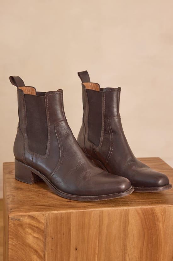 VANIA leather boots;${refinementColor}
