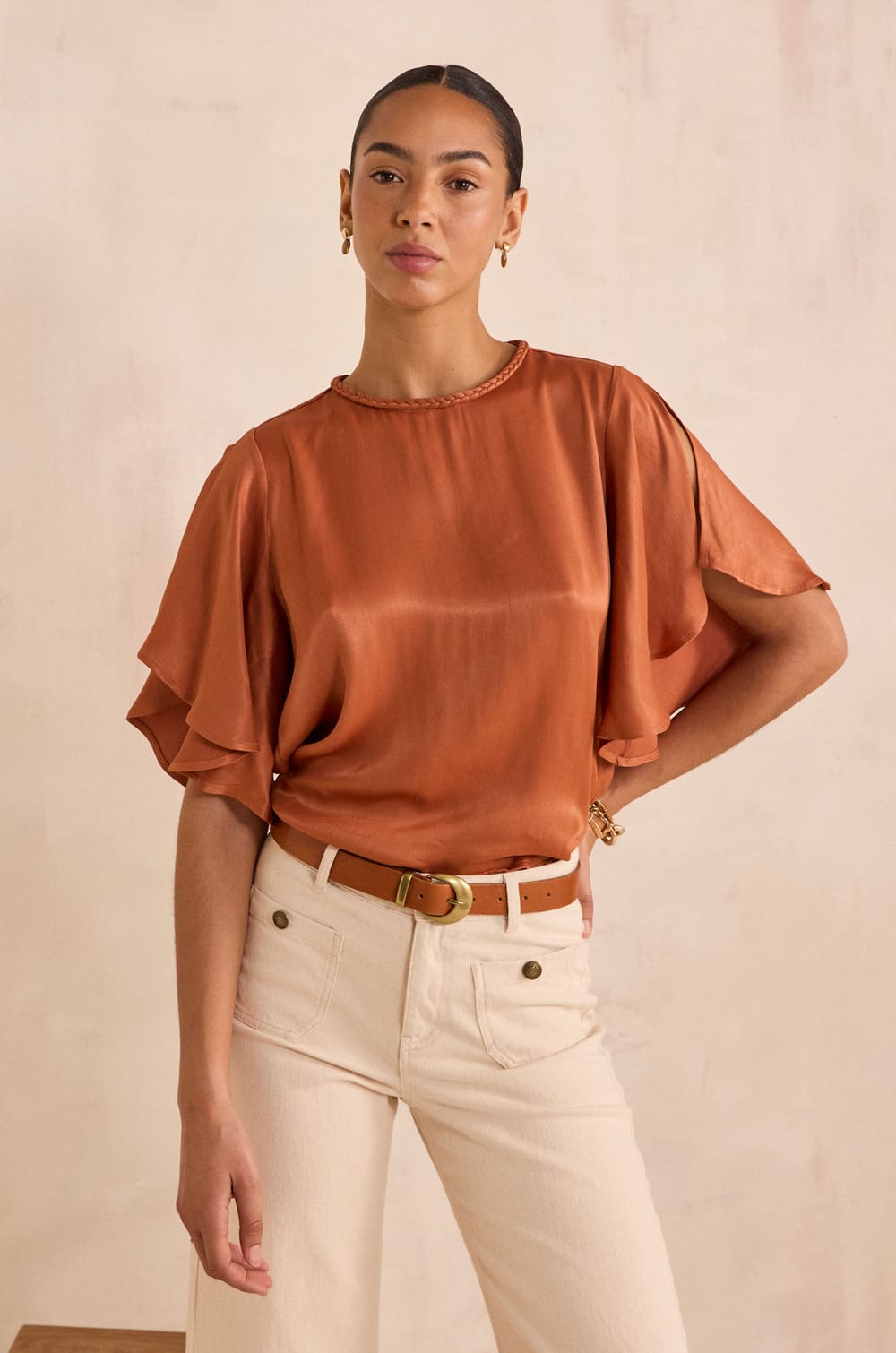 DAREN ruffled sleeve blouse;${refinementColor}