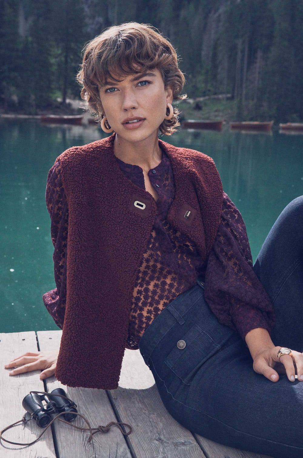 Embroidered CAMOMILLE blouse in cotton;${refinementColor}
