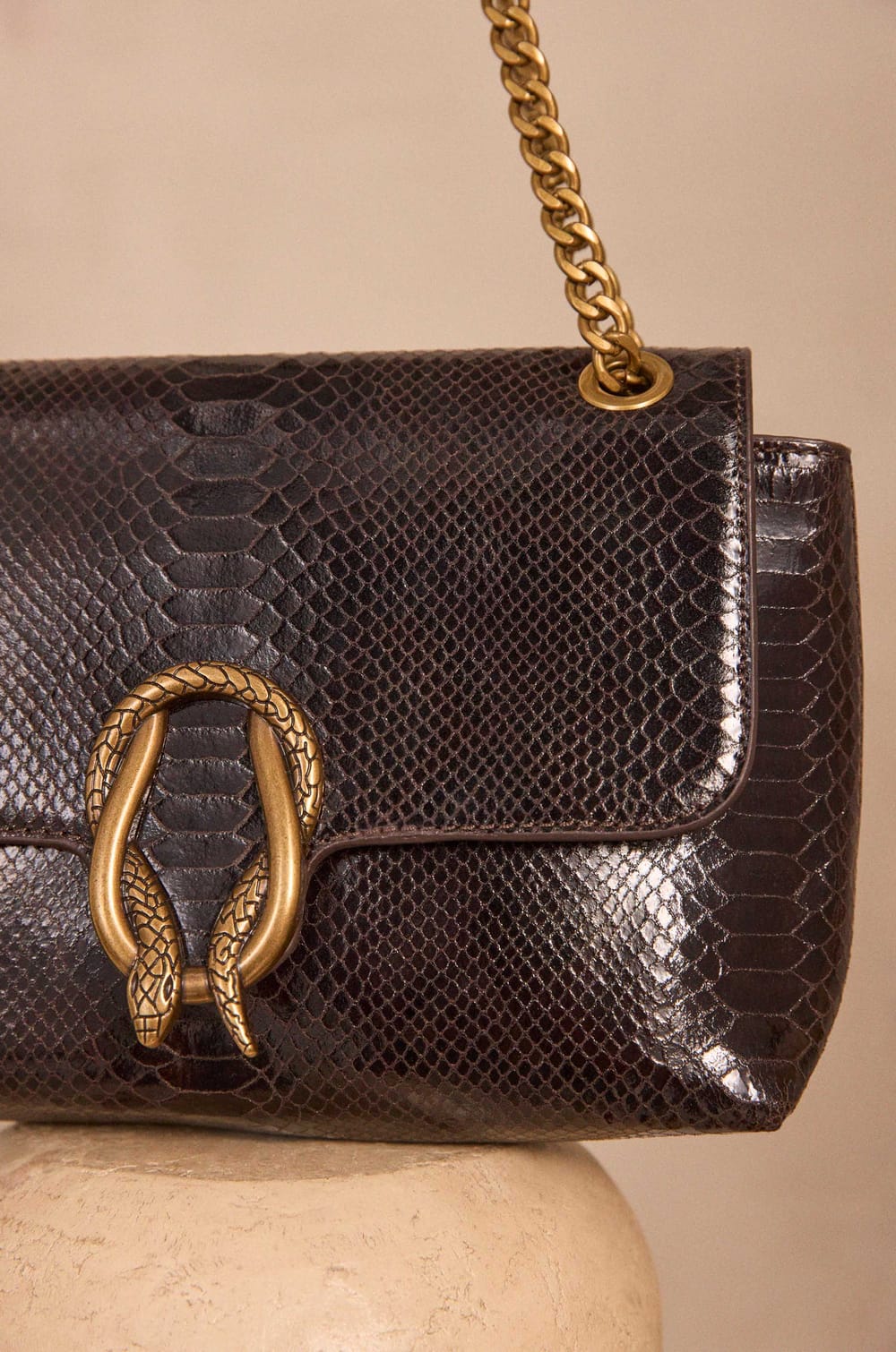 LEON leather bag;${refinementColor}