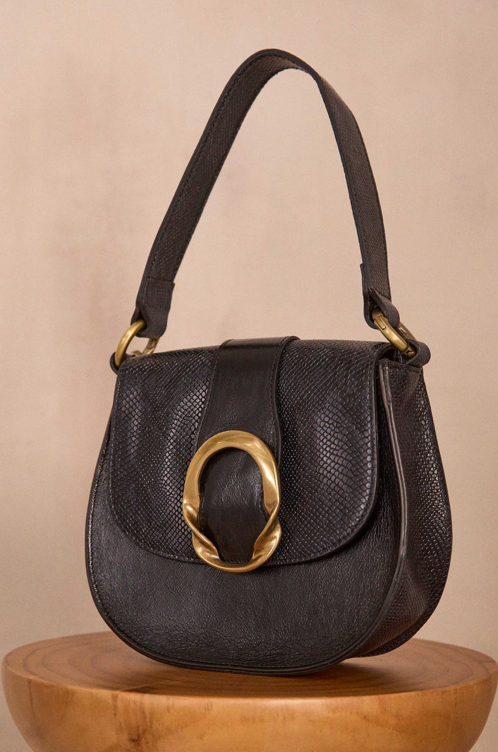 Black bovine leather bag VALENTIN;${refinementColor}