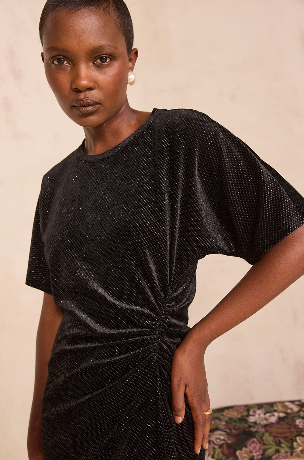 Short shimmering velvet dress PAIGE;${refinementColor}
