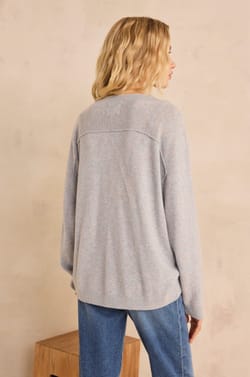 V-neck sweater in 100% 2-ply cashmere BARY;${refinementColor}