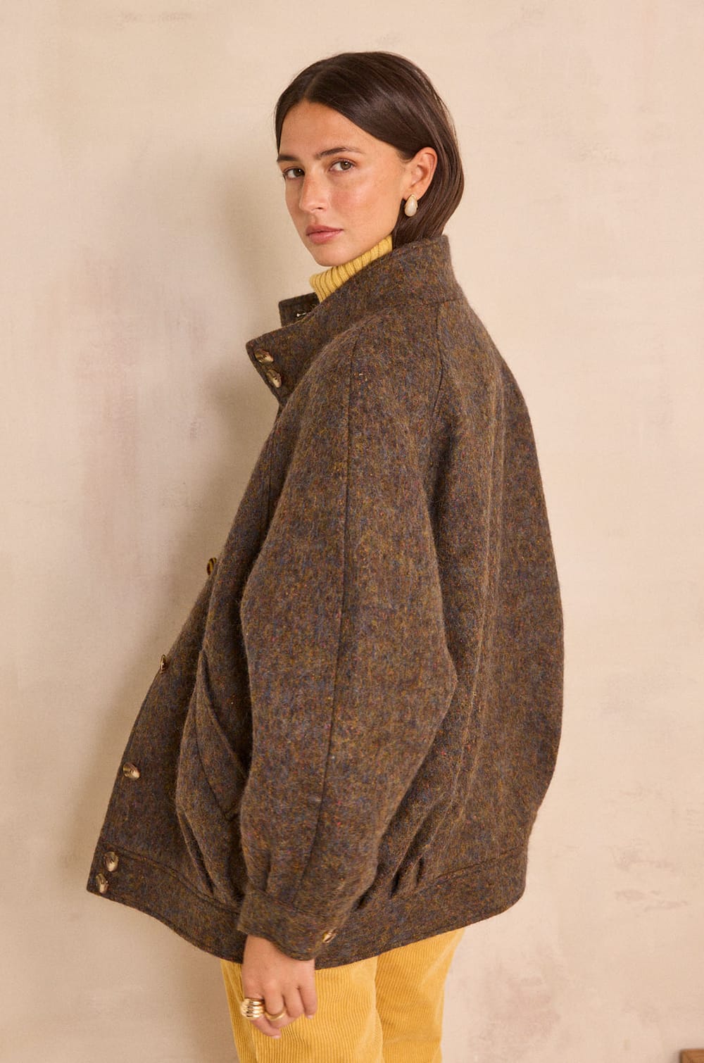 Khaki coat made of wool and silk blend CAMILLE;${refinementColor}