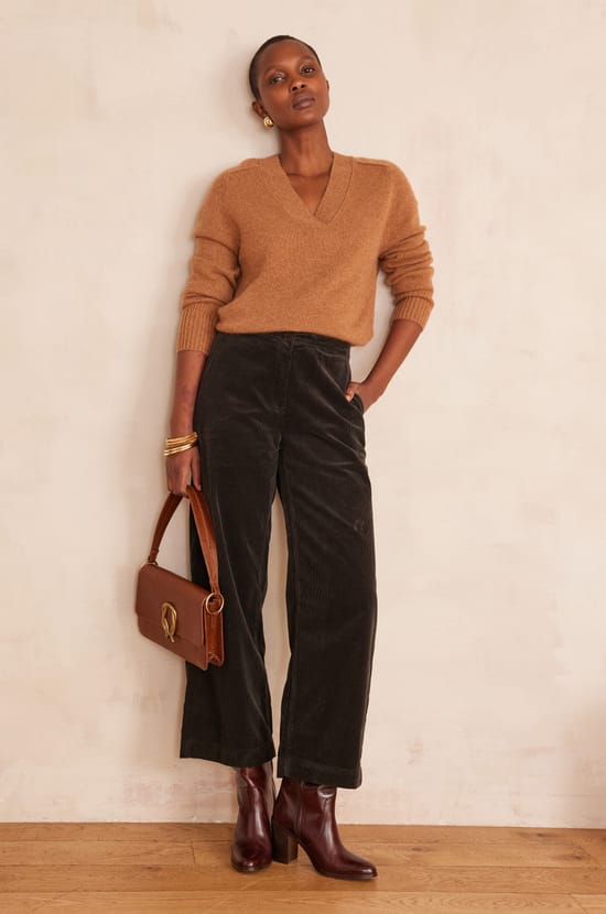 V-neck jumper in 100% 4-ply cashmere BRYTON;${refinementColor}