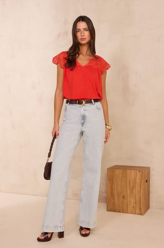 Top brod&eacute; &agrave; manches courtes en coton LILOU;${refinementColor}