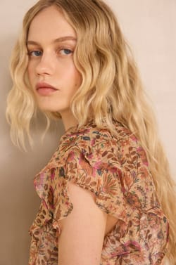 SCARLET sleeveless ruffled printed top;${refinementColor}