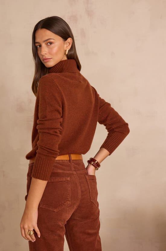 Unisex SWAN(N) turtleneck jumper in 100% cashmere - 4 ply;${refinementColor}