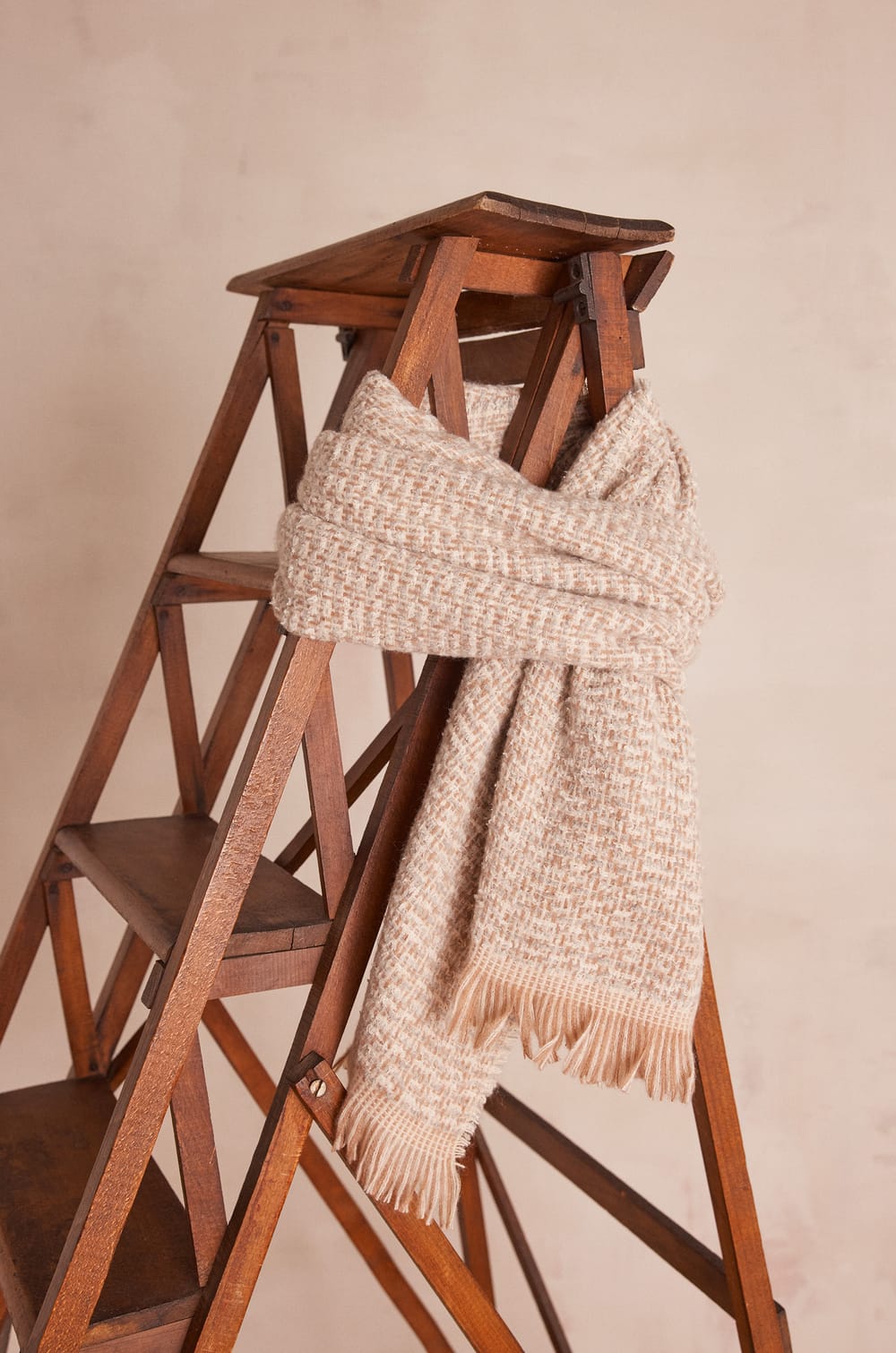 TIMOTHE tweed effect scarf;${refinementColor}