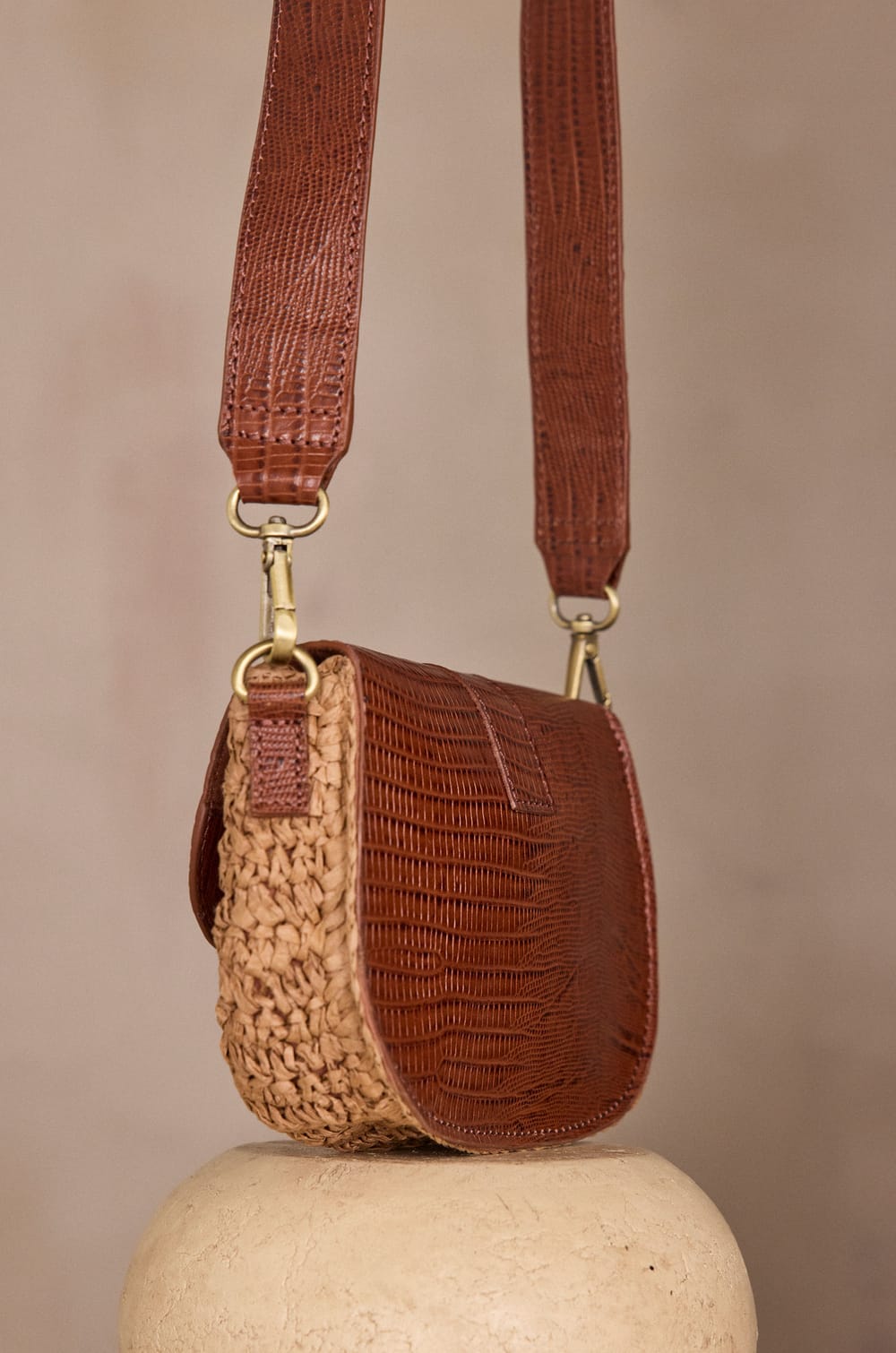 MAX MINI leather and raffia bag;${refinementColor}
