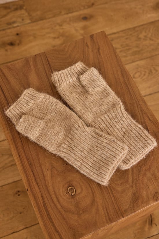 WENDY Fingerless Gloves;${refinementColor}