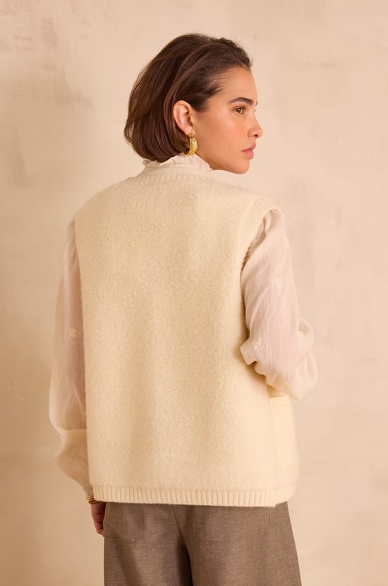 BORIS sleeveless cardigan in 100% wool;${refinementColor}