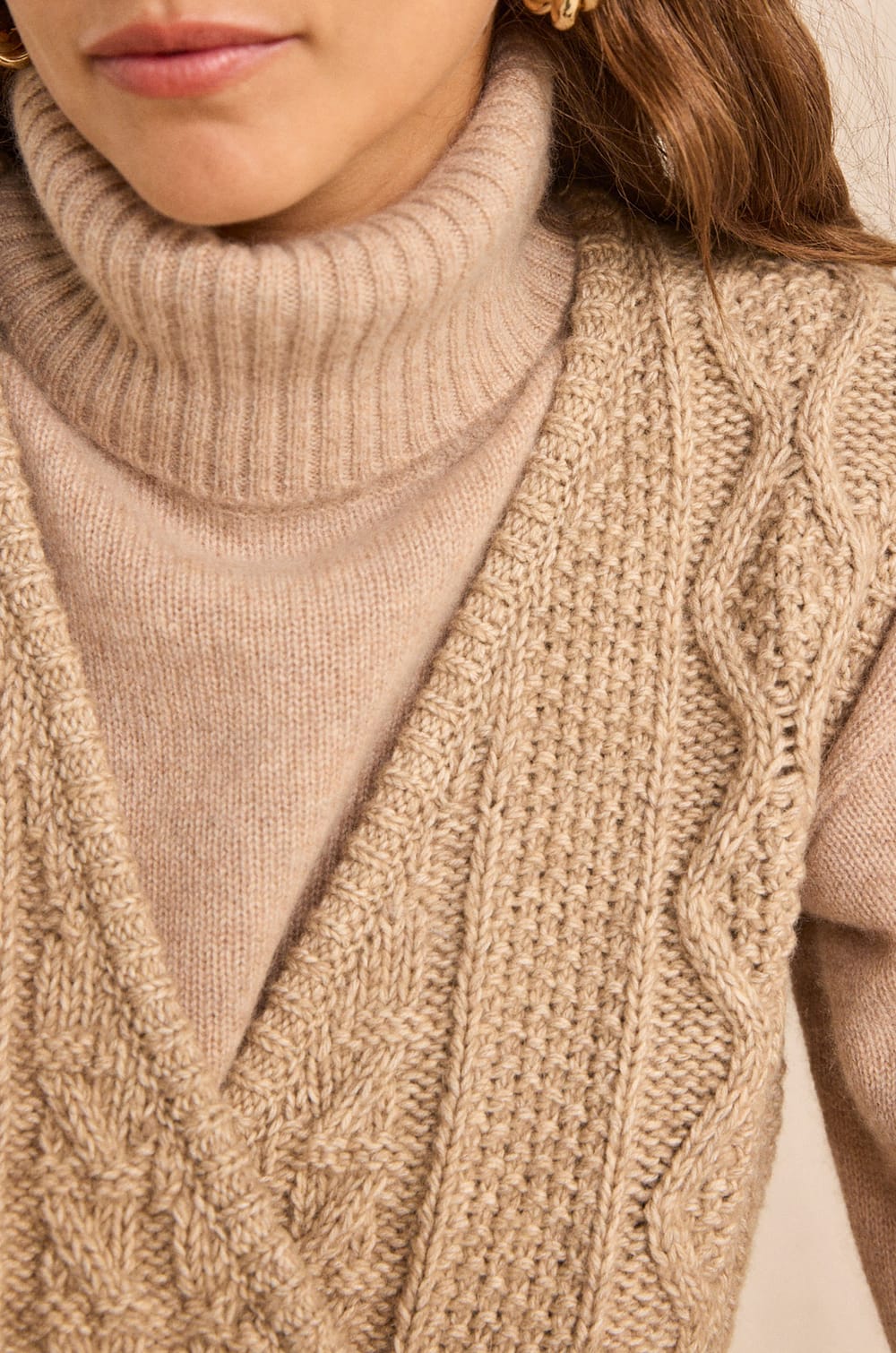Sleeveless cotton and wool blend sweater AMEL;${refinementColor}