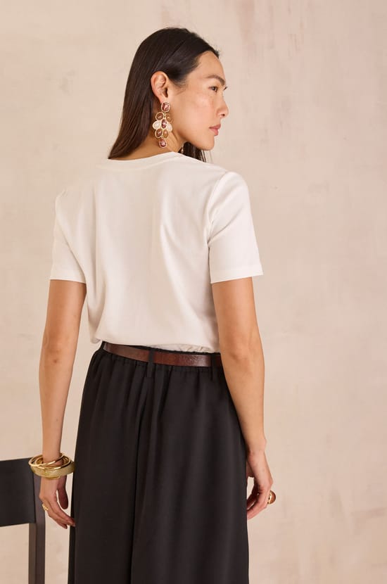 DANA V-neck T-shirt;${refinementColor}