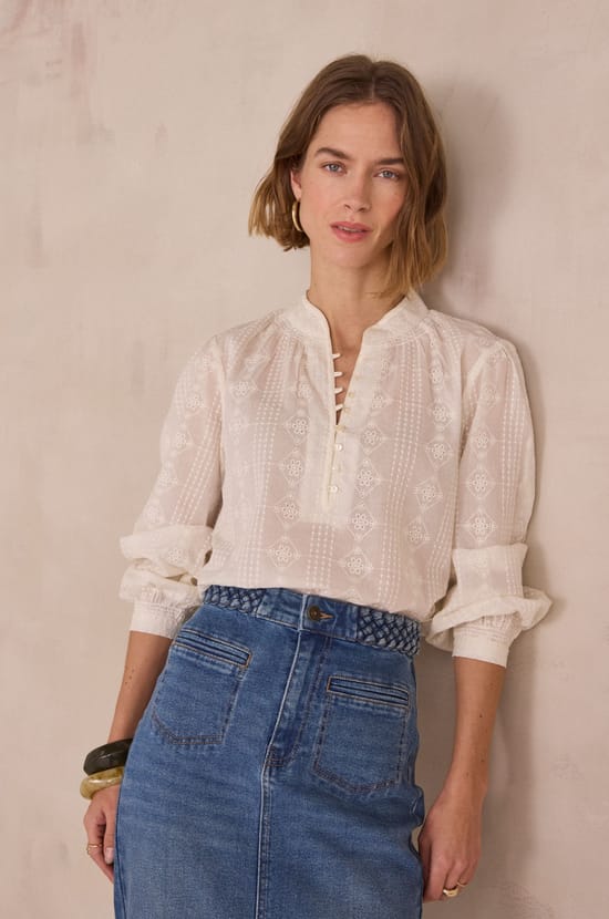 DELICE 100% cotton blouse with floral embroidery;${refinementColor}