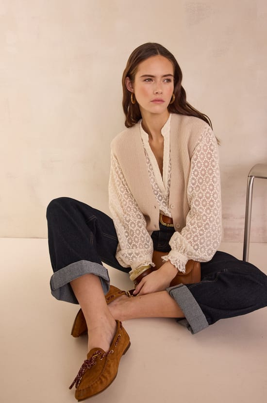 Blouse col V brodée en coton DANIELA;${refinementColor}