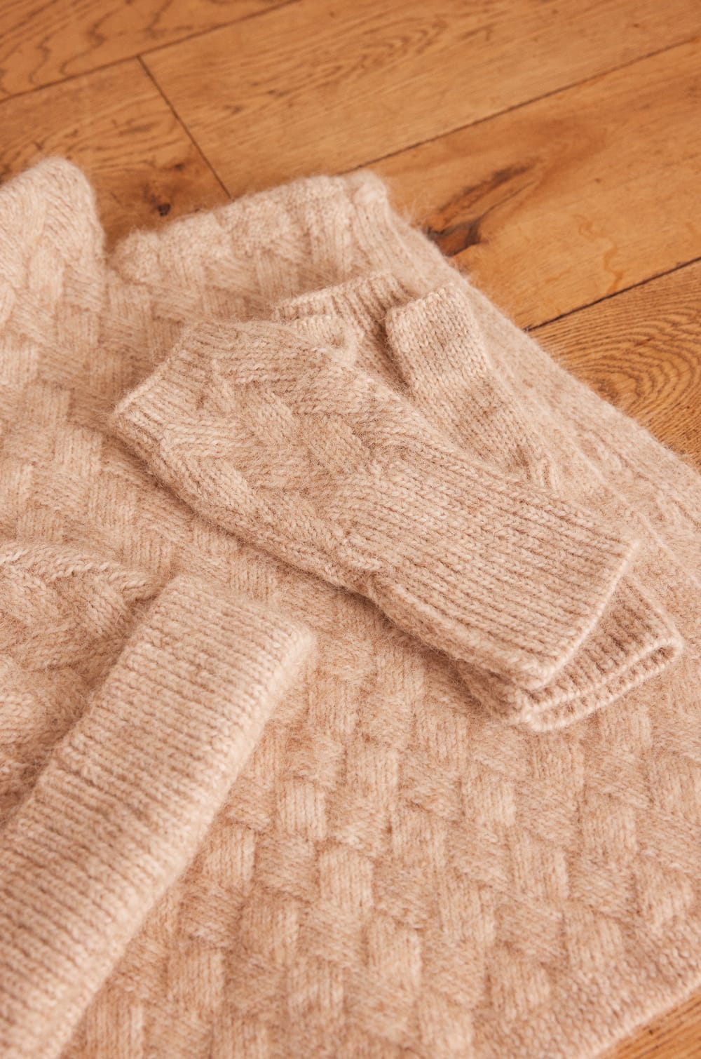 WENDY Fingerless Gloves;${refinementColor}