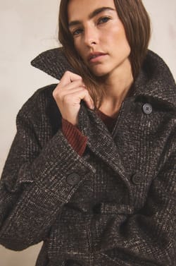 Long belted coat in blended wool DJOVANNI;${refinementColor}