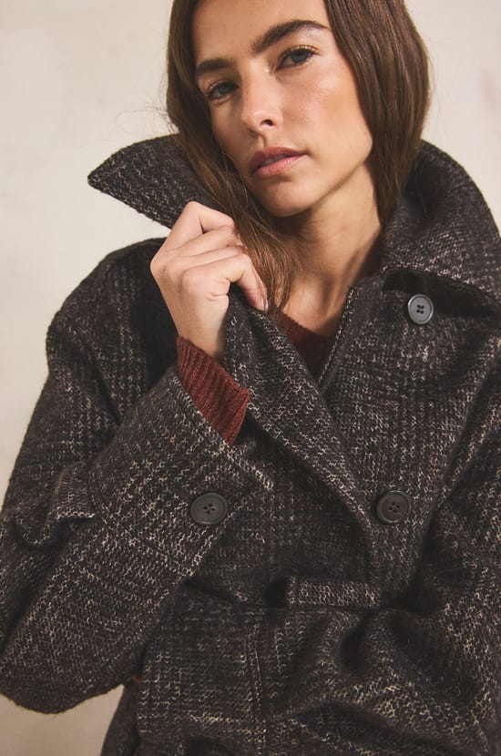 Long belted coat in blended wool DJOVANNI;${refinementColor}